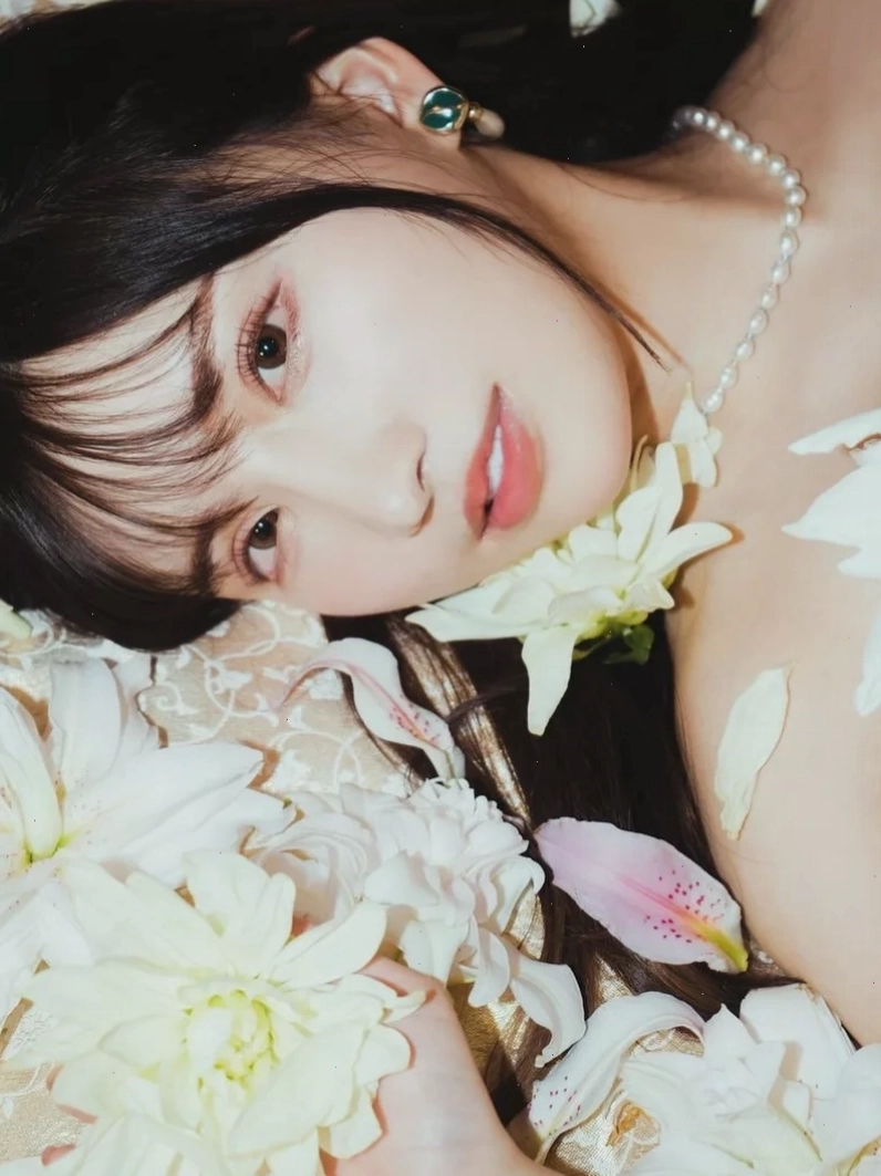 Ảnh Karen Yuzuriha sắc sảo từng đường nét, thể hiện vẻ đẹp hoàn hảo