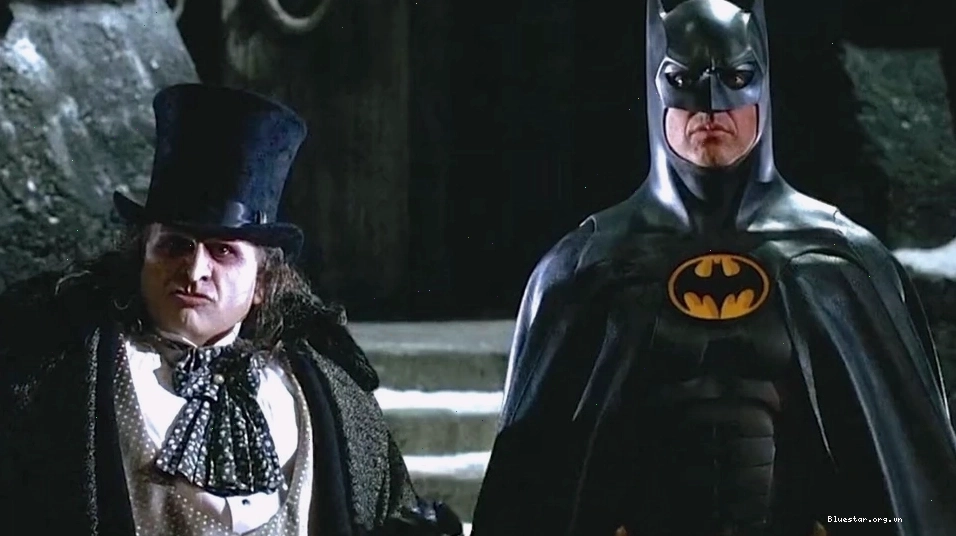 Batman Returns với Penguin do Danny DeVito thủ vai