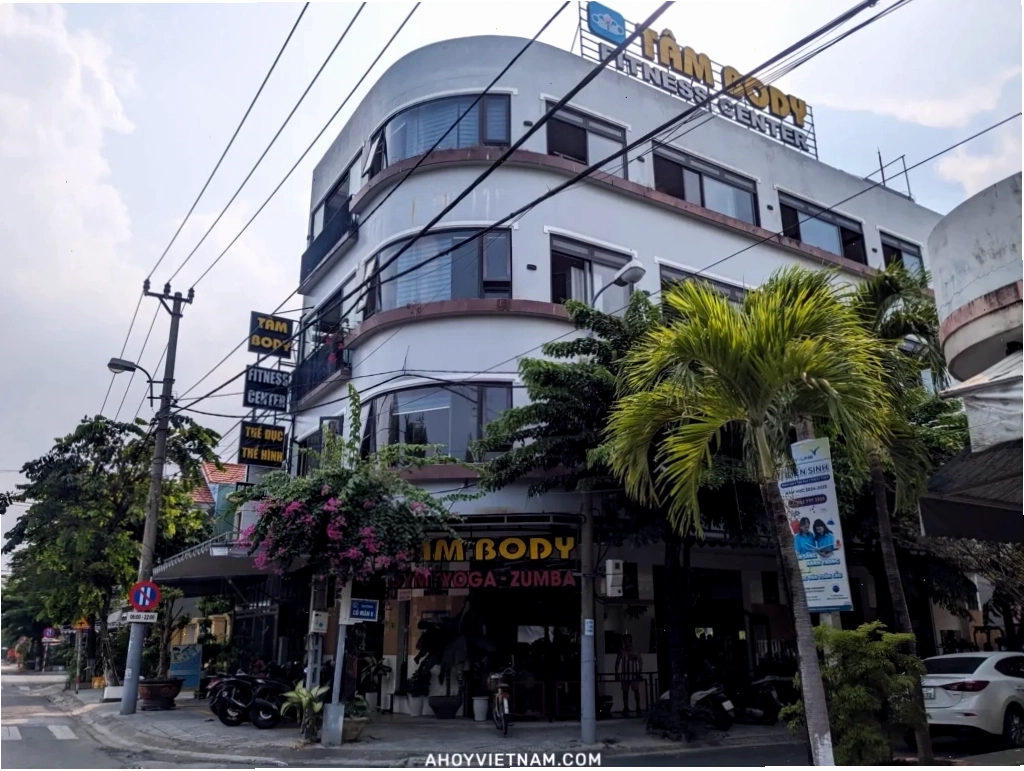 Bên ngoài Tam Body Fitness Center tại Đà Nẵng