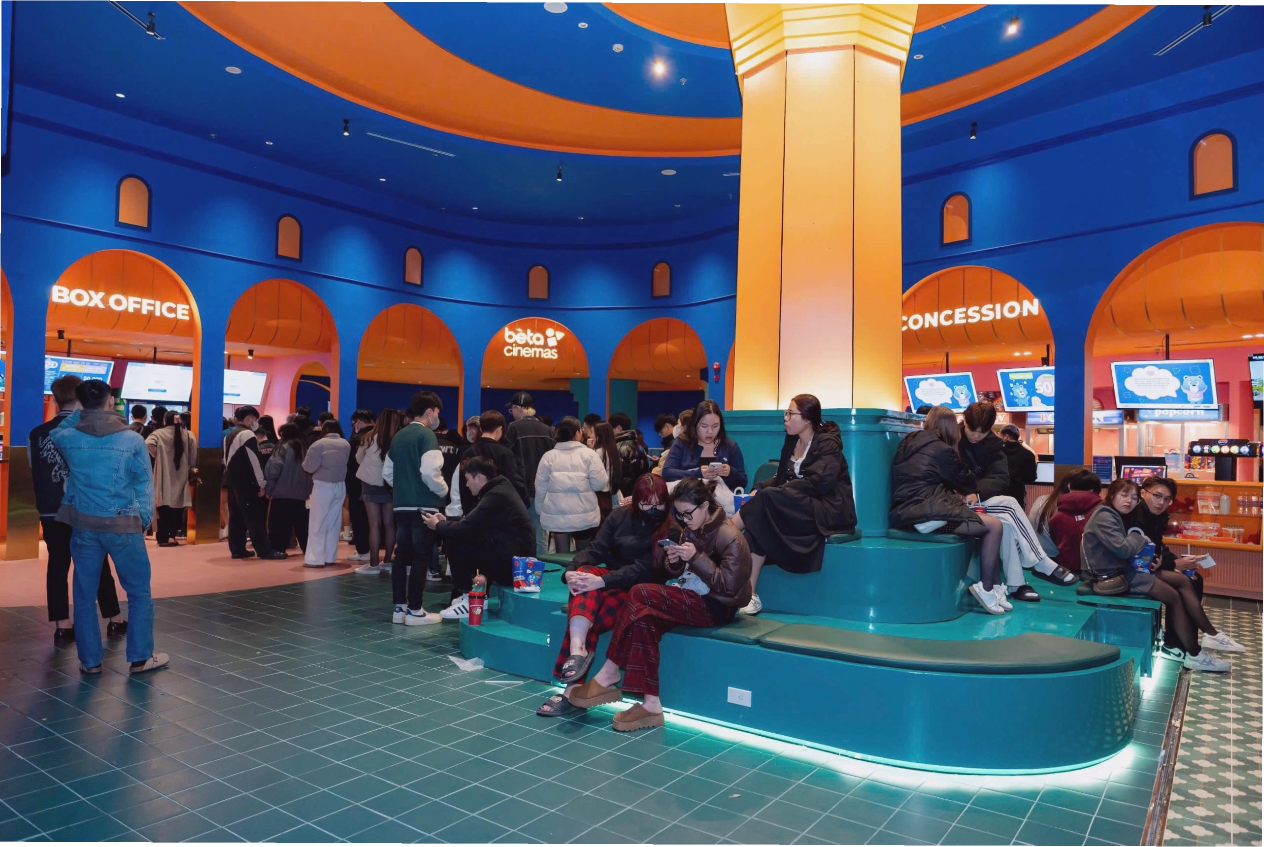 Biển hiệu rạp Beta Cinemas nổi bật