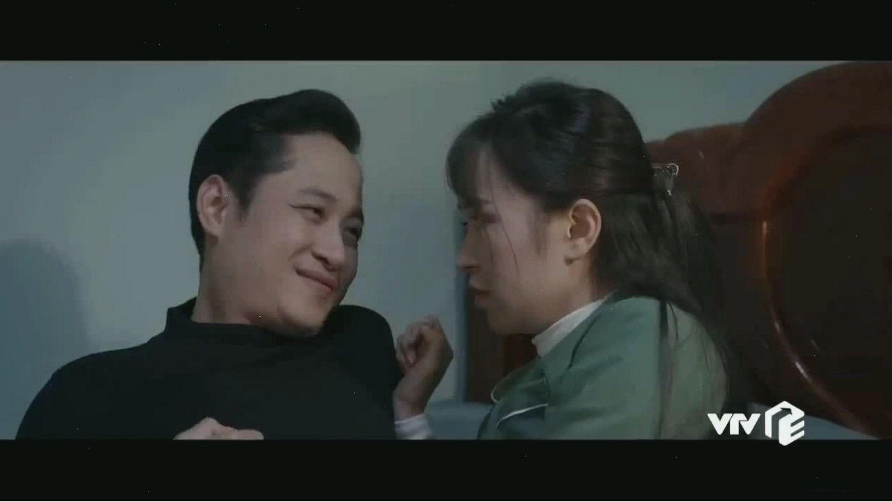 Cảnh cuối phim Dưới bóng cây hạnh phúc với không khí đoàn viên