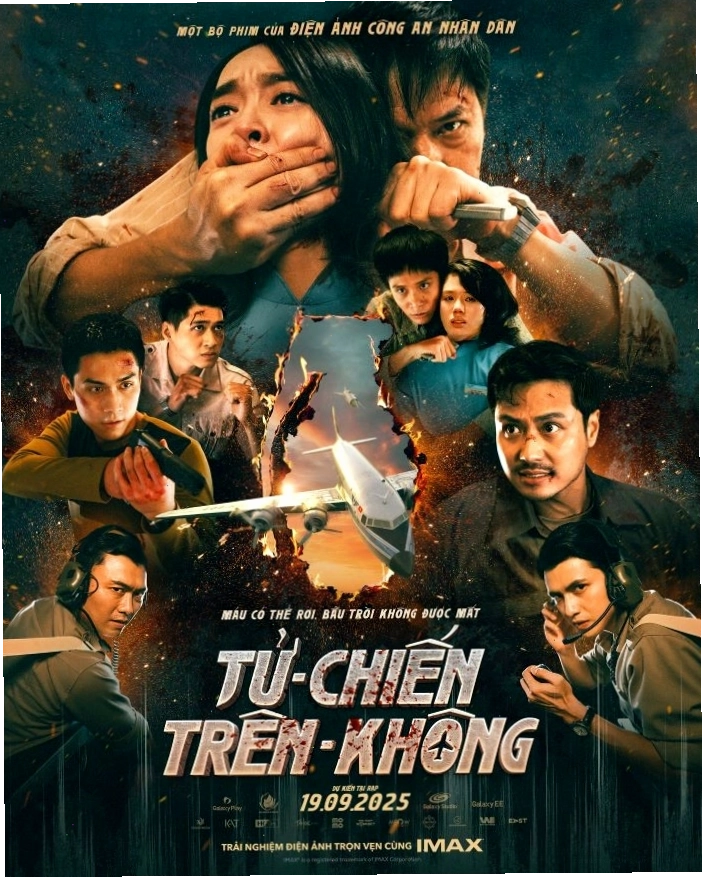Cảnh quay cận cảnh diễn viên thể hiện sự căng thẳng trong Tử Chiến Trên Không
