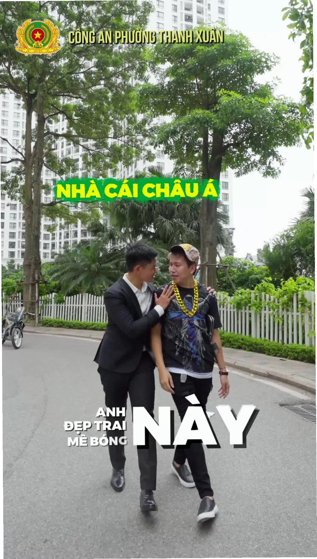 Cặp đôi chia sẻ khoảnh khắc vui vẻ bên nhau