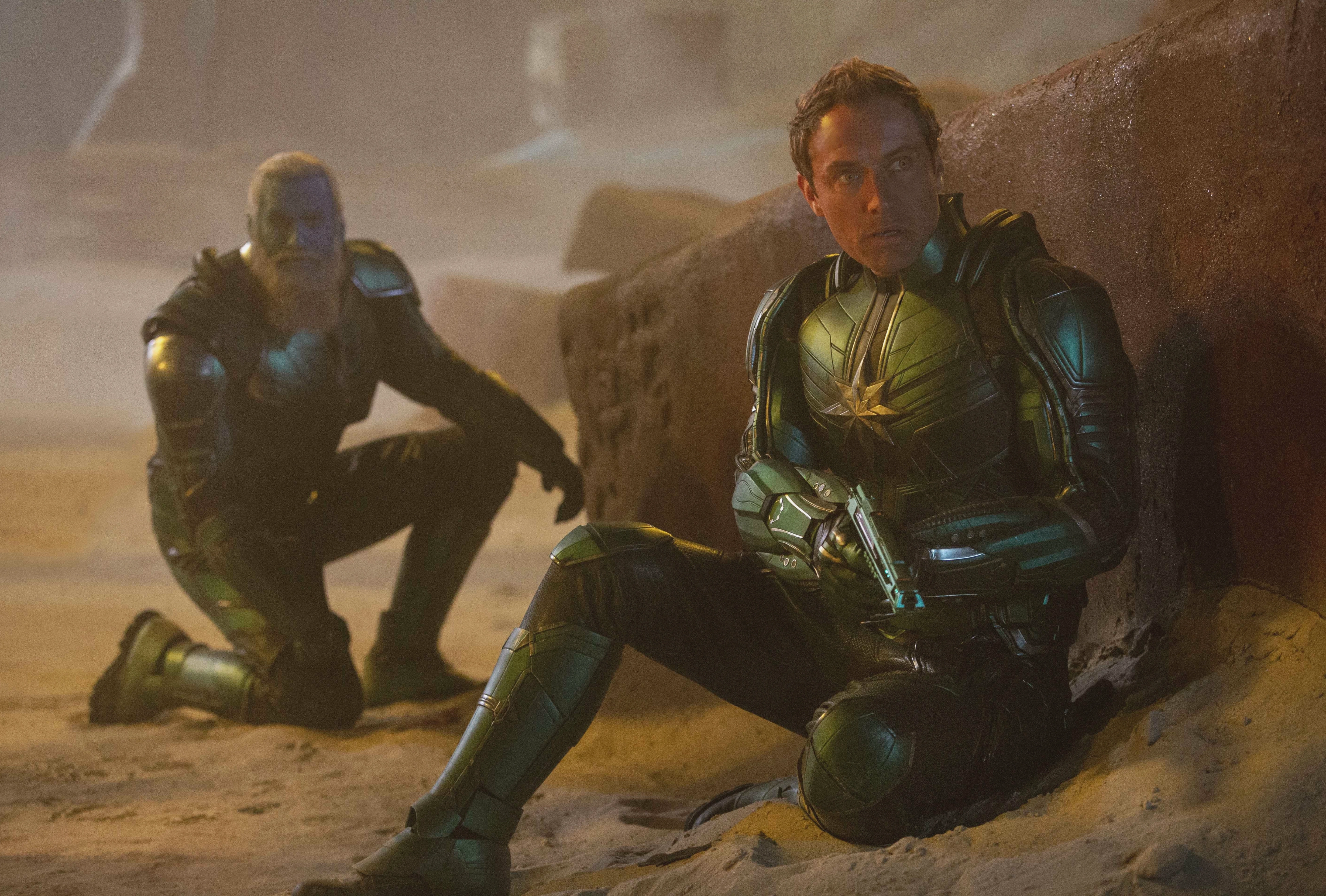 Captain Marvel giải phóng năng lượng Photon