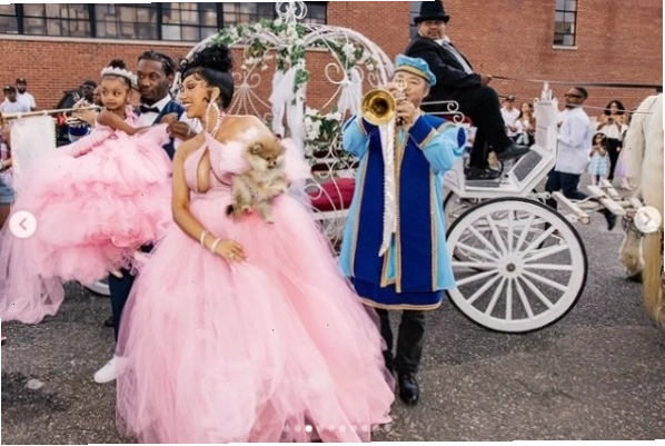 Cardi B và những lần gây chú ý trên mạng xã hội