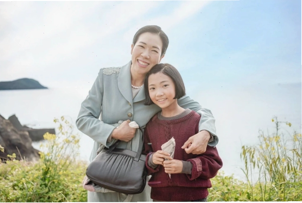 Diễn viên Yeom Hye Ran và Kim Tae Yeon trong phim Khi Cuộc Đời Cho Bạn Quả Quýt
