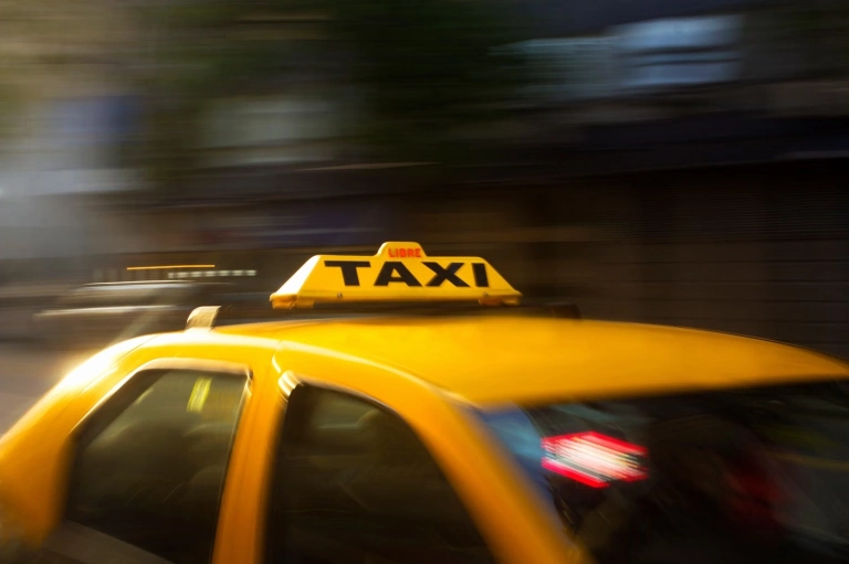 Fake Taxi: Khám Phá Ngữ Nghĩa và Những Khía Cạnh Ít Ai Ngờ