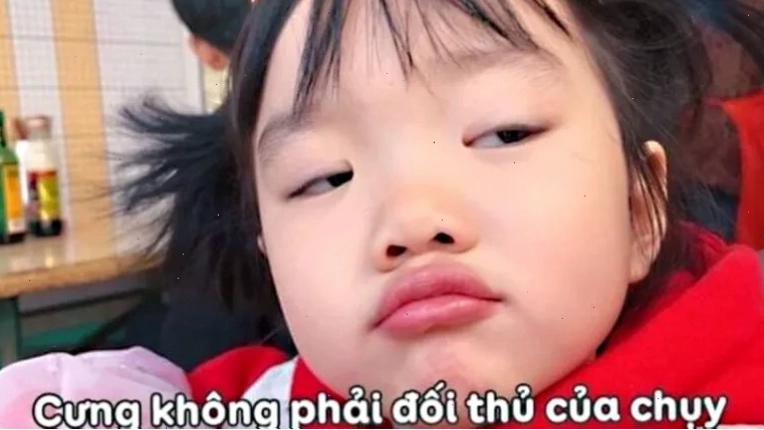 Giao diện một công cụ tạo meme trực tuyến
