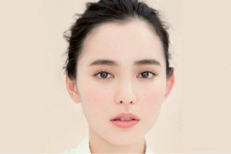 Hình ảnh minh họa các đặc điểm nhận dạng khuôn mặt trái xoan
