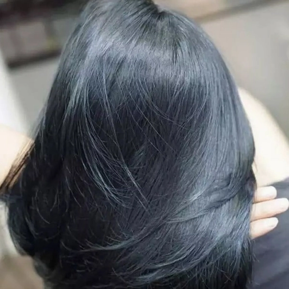 Khám phá màu xanh đen: Nhuộm tóc có cần tẩy không và những điều cần biết