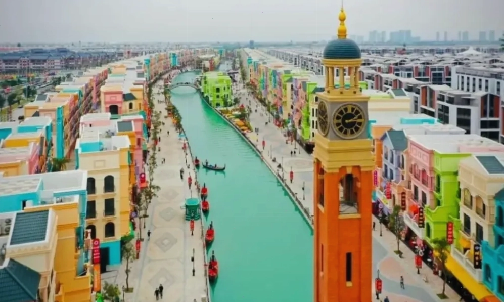 Khung cảnh trời Âu lãng mạn tại Mega Grand World Hà Nội