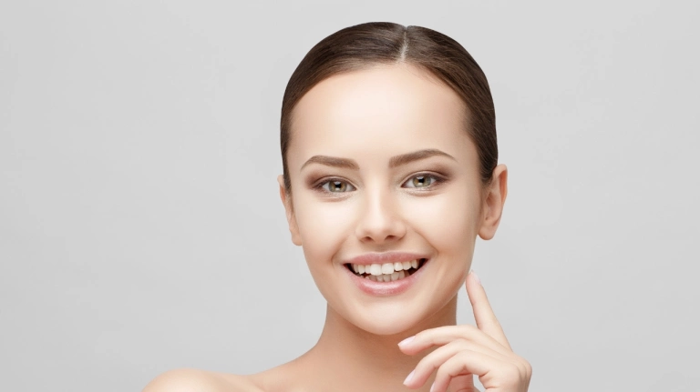 Khuôn mặt trái xoan: Đặc điểm, ý nghĩa và cách để có gương mặt hoàn hảo