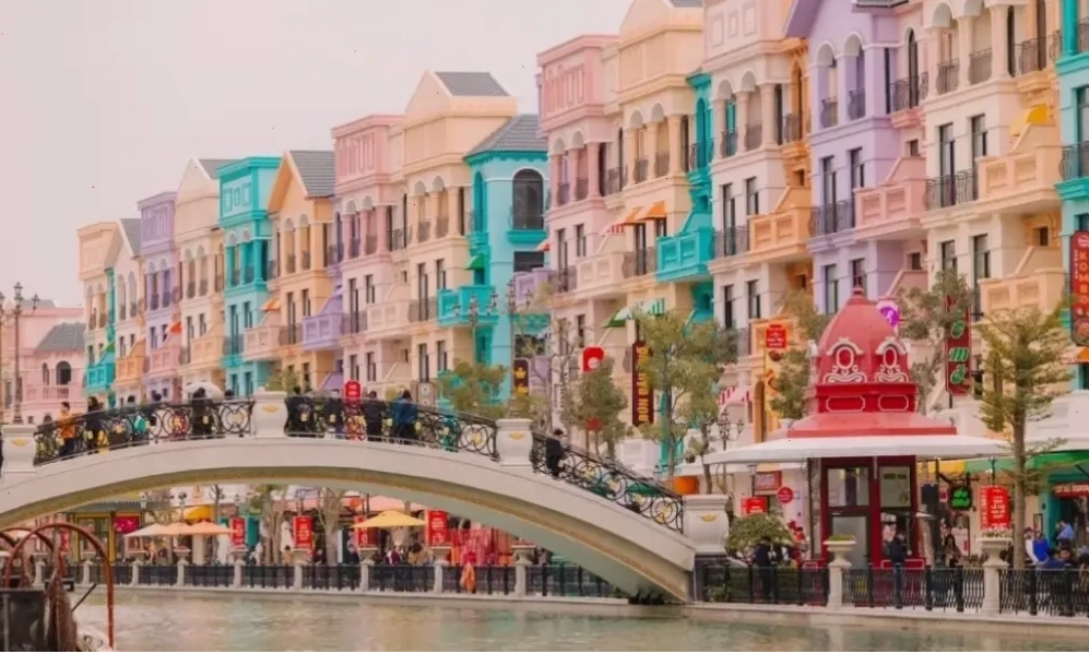 Kiến trúc Á Âu vô cùng độc đáo tại Mega Grand World Hà Nội