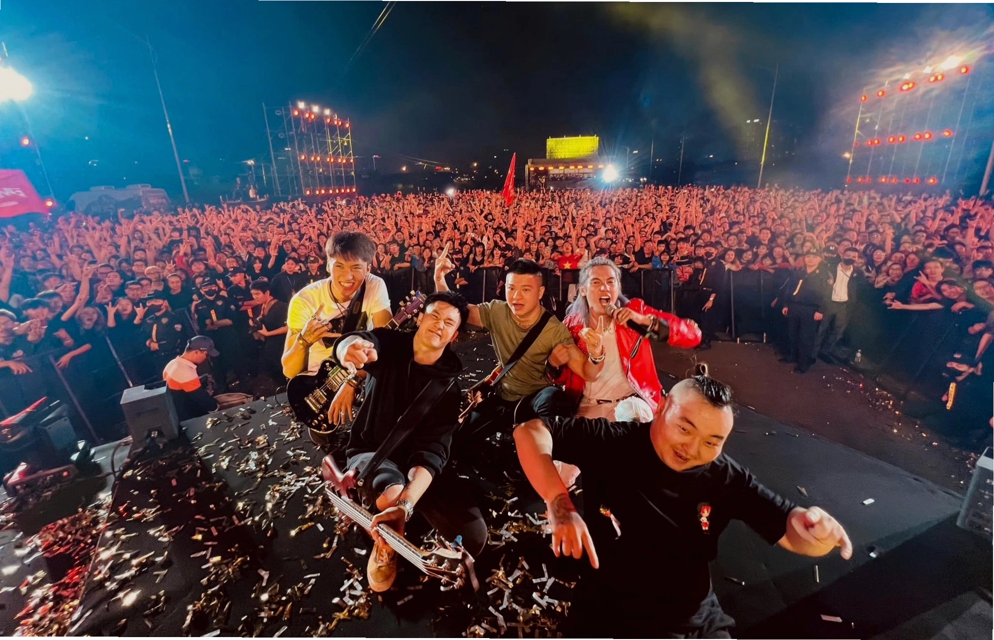 Kỵ binh và quân khuyển biểu diễn tại concert quốc gia