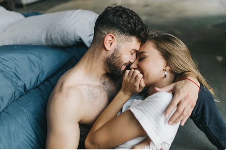 Kỹ năng làm tình bằng tay giúp nàng thỏa mãn và thăng hoa cảm xúc