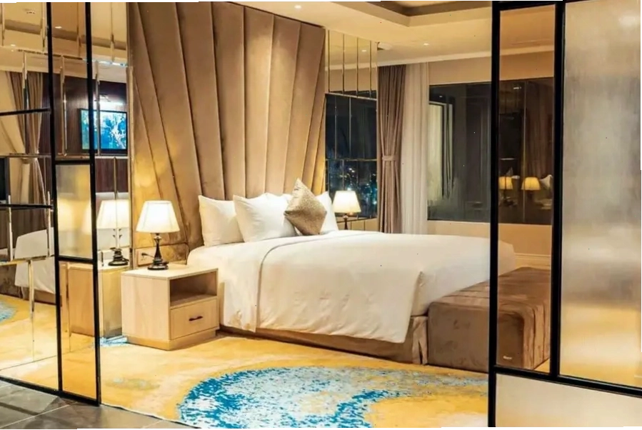La Vela Hue Hotel nhìn ra sông Hương