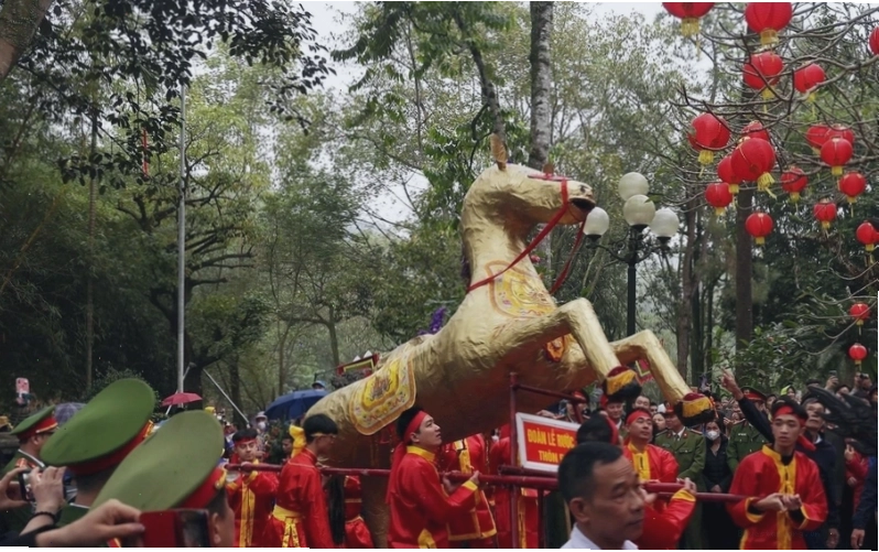 Lễ rước trong Hội Gióng