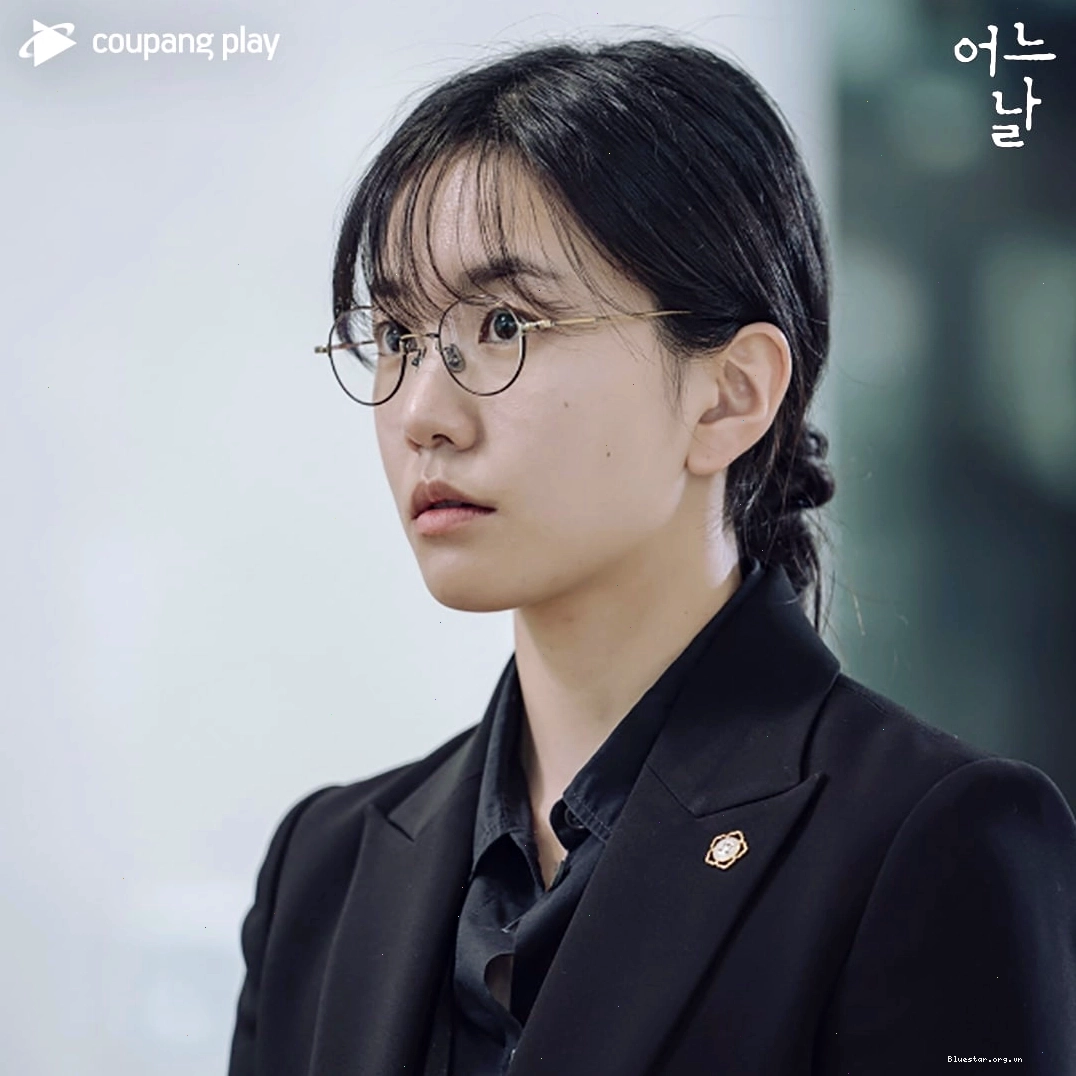Luật sư Seo Soo Jin (Lee Seol đóng) trong phim One Ordinary Day