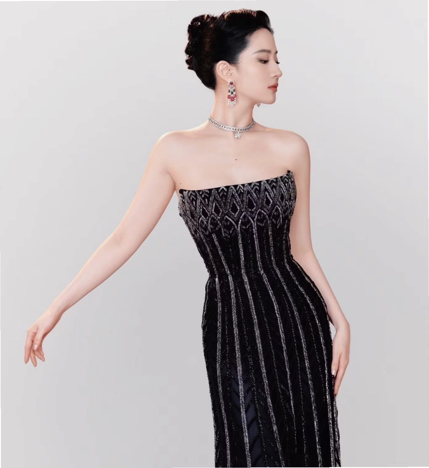 Lưu Diệc Phi nhận giải thưởng Nữ diễn viên của năm