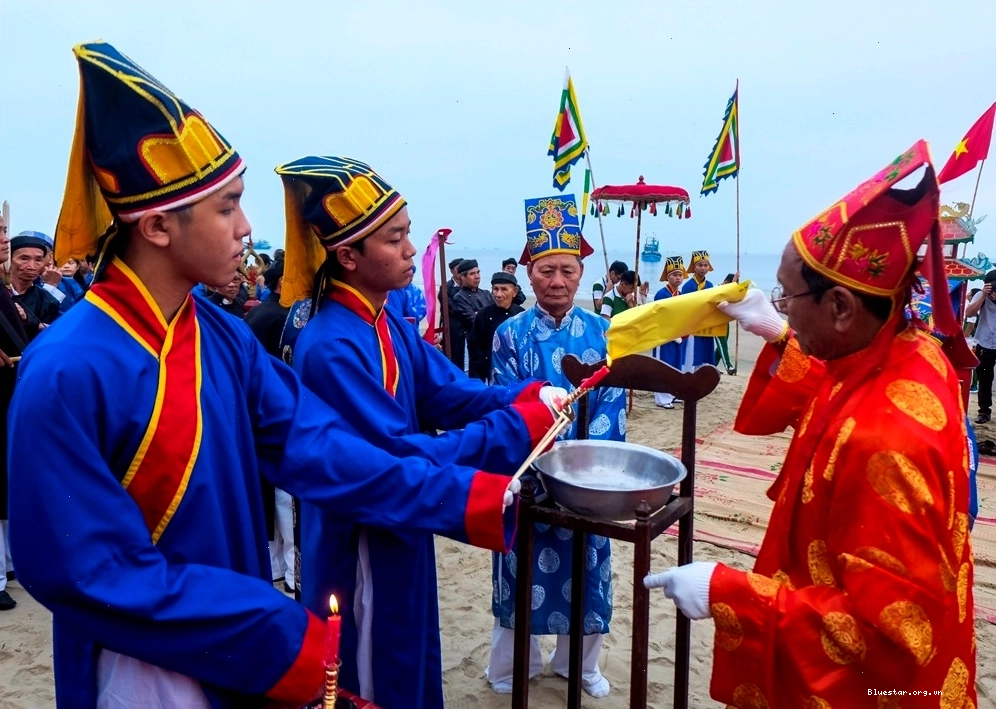 Mâm cúng lễ vật trong Lễ hội Cầu Ngư