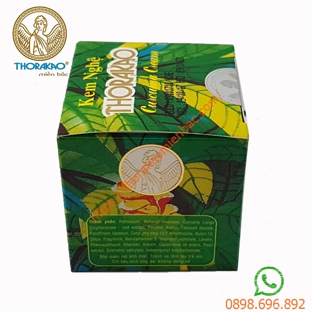 Minh họa cách sử dụng kem nghệ Thorakao chấm lên vết thâm