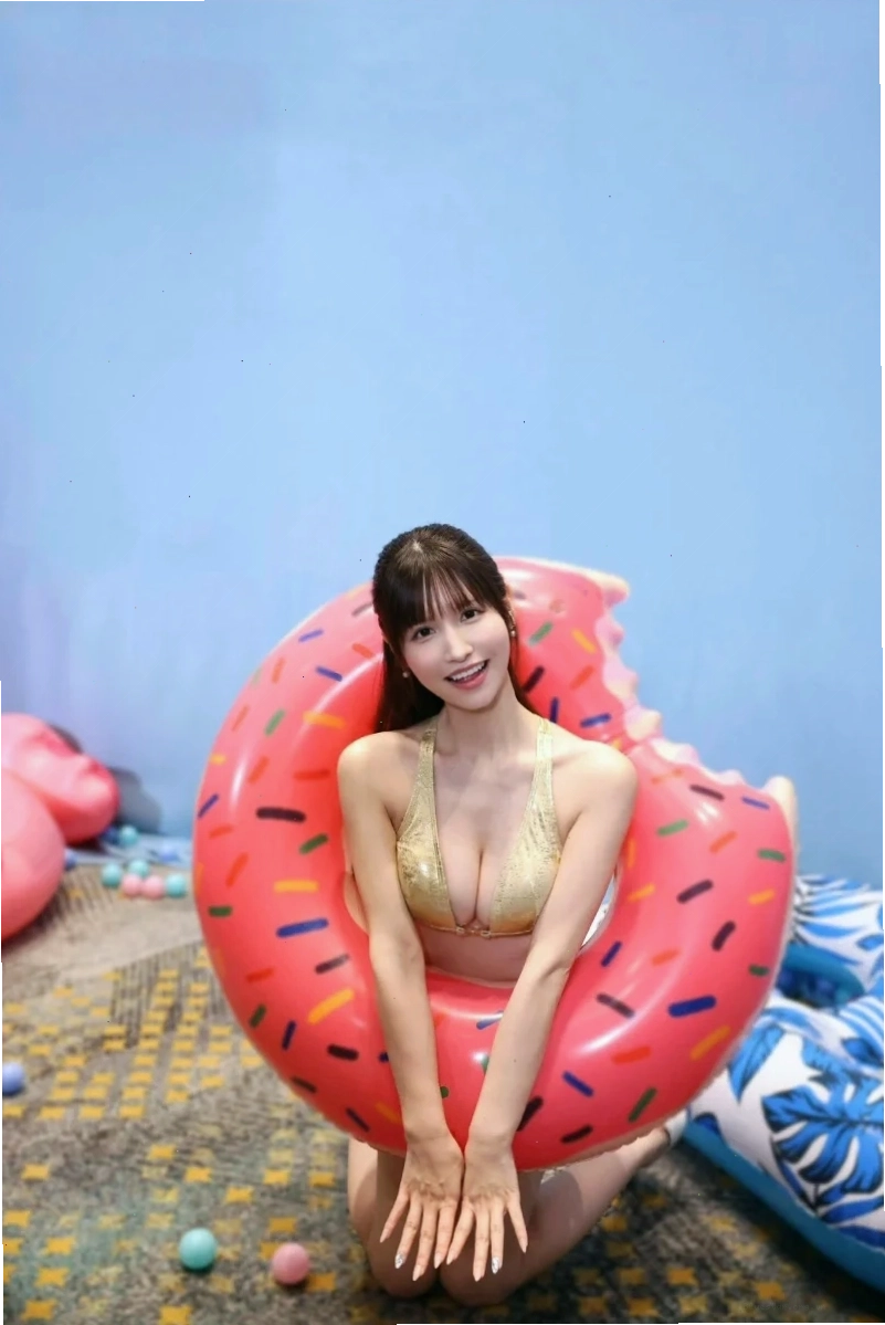 Momo Sakura với vẻ ngoài baby face trong sáng và cuốn hút
