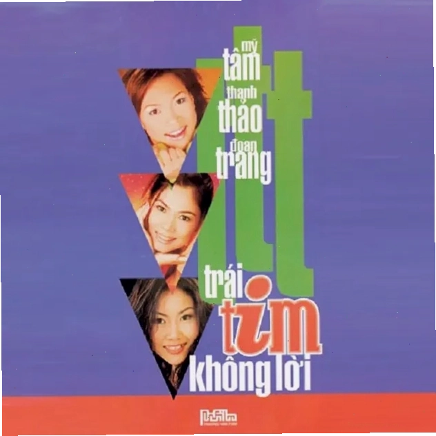 Mỹ Tâm trong một buổi ký tặng album cho người hâm mộ