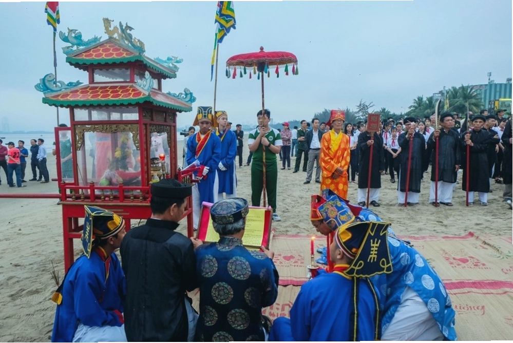 Nghi thức cúng bái tại Lễ hội Cầu Ngư