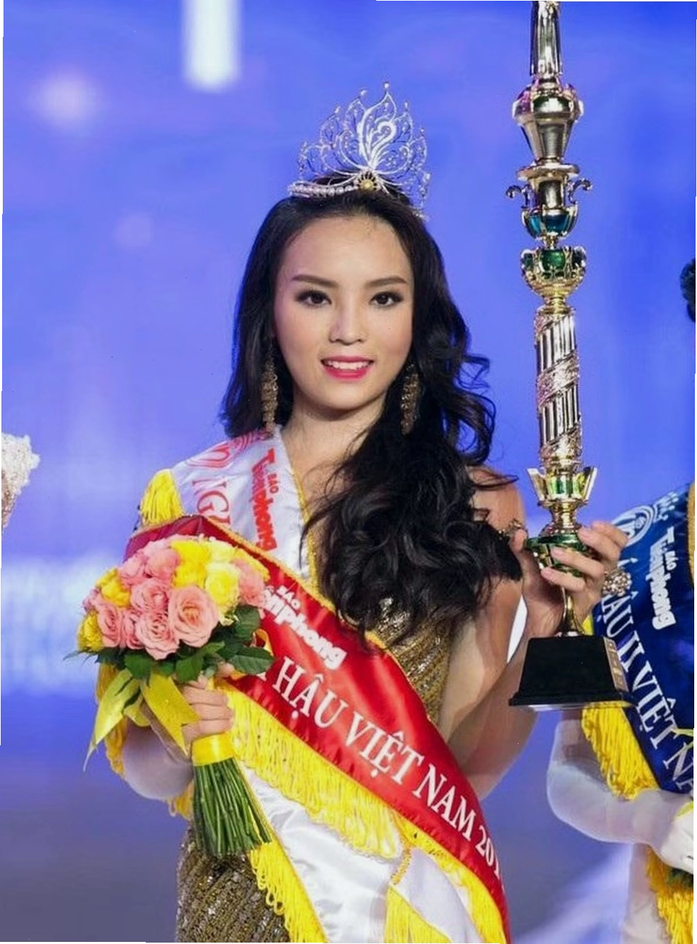 Nguyễn Cao Kỳ Duyên trẻ trung đầy sức sống