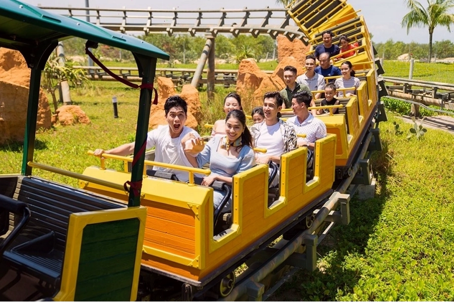 Niềm vui của du khách tại VinWonders Nam Hội An