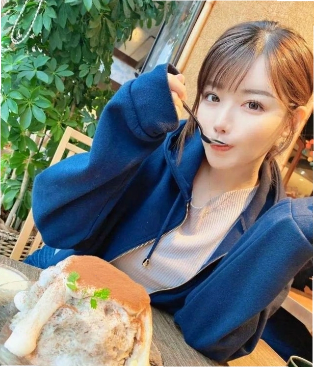 Quá khứ huy hoàng của Eimi Fukada trong ngành công nghiệp phim