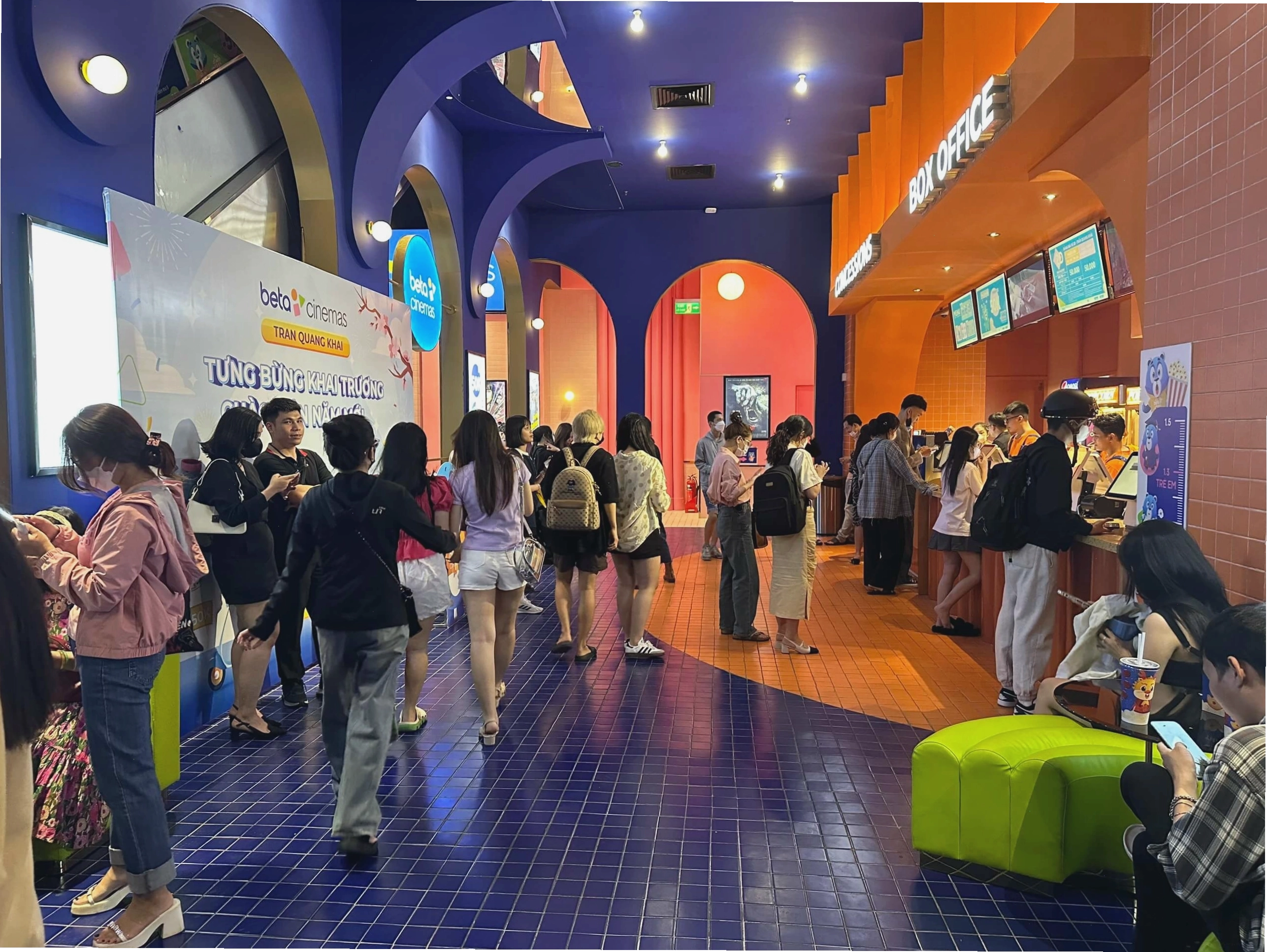 Rạp Beta Trần Quang Khải, TP Hồ Chí Minh nhìn từ bên ngoài