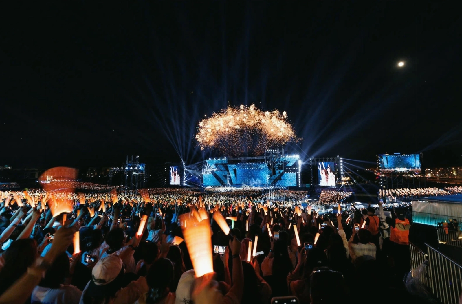 Sân khấu Y Concert với công nghệ trình diễn tiên tiến