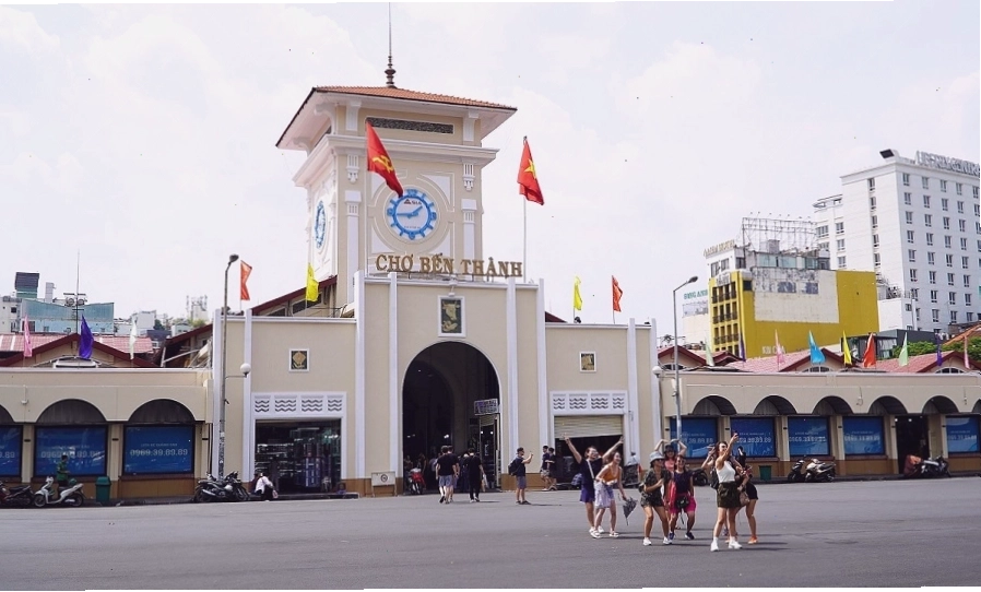 Tham quan chợ Bến Thành