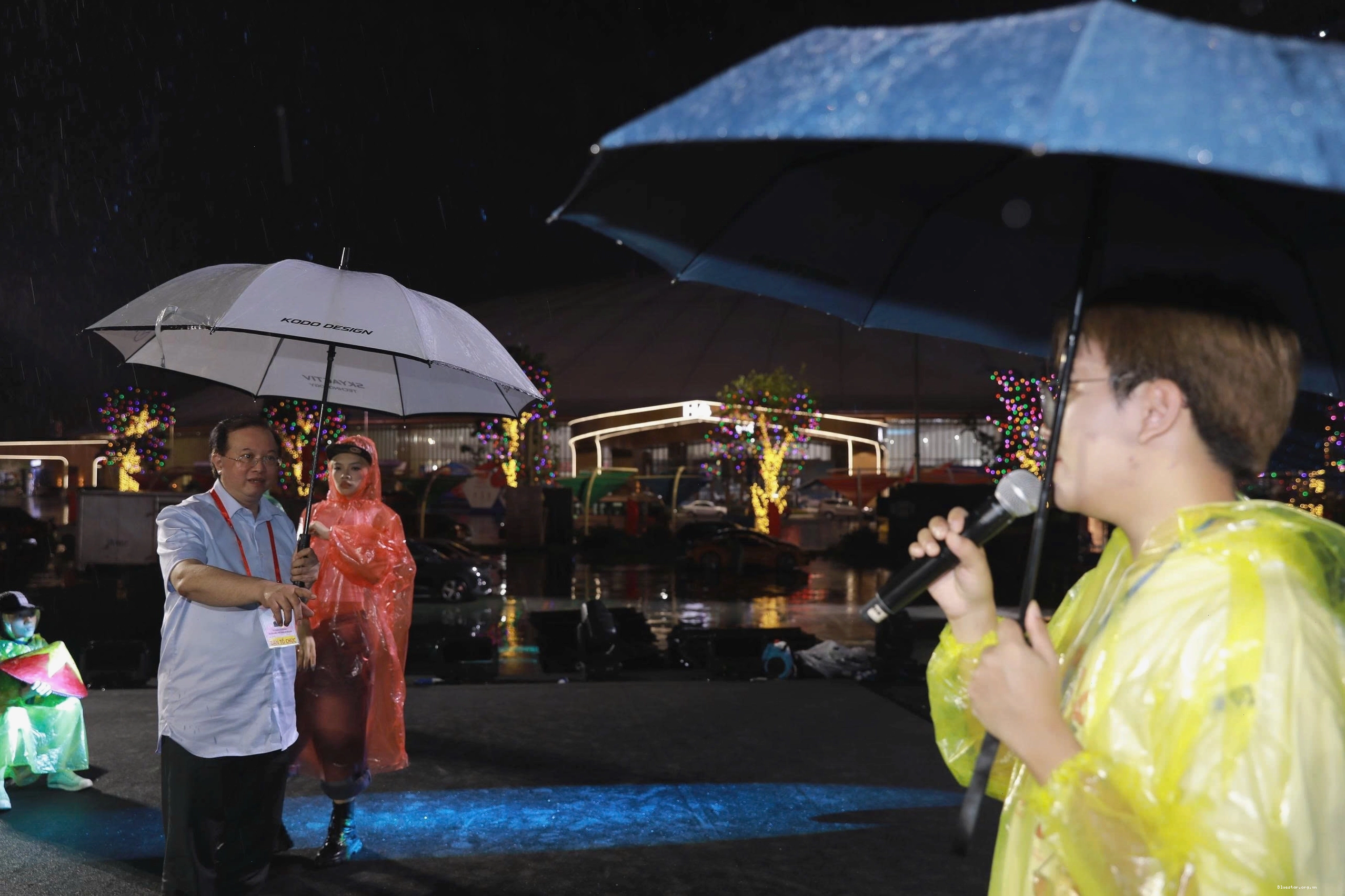 Thứ trưởng Bộ VHTTDL Tạ Quang Đông chỉ đạo tổng duyệt concert Việt Nam trong tôi