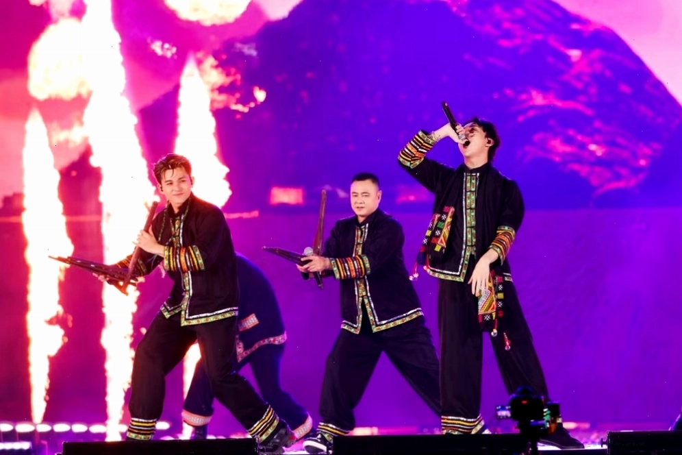 Tiết mục văn hóa dân gian tại Y Concert, thể hiện sự hòa quyện giữa truyền thống và hiện đại