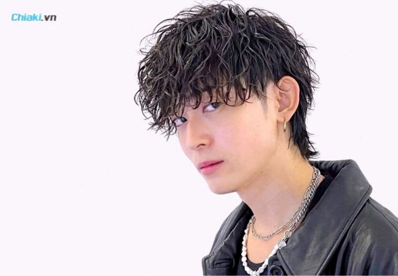 Tóc uốn Ruffled layer thời thượng và bồng bềnh