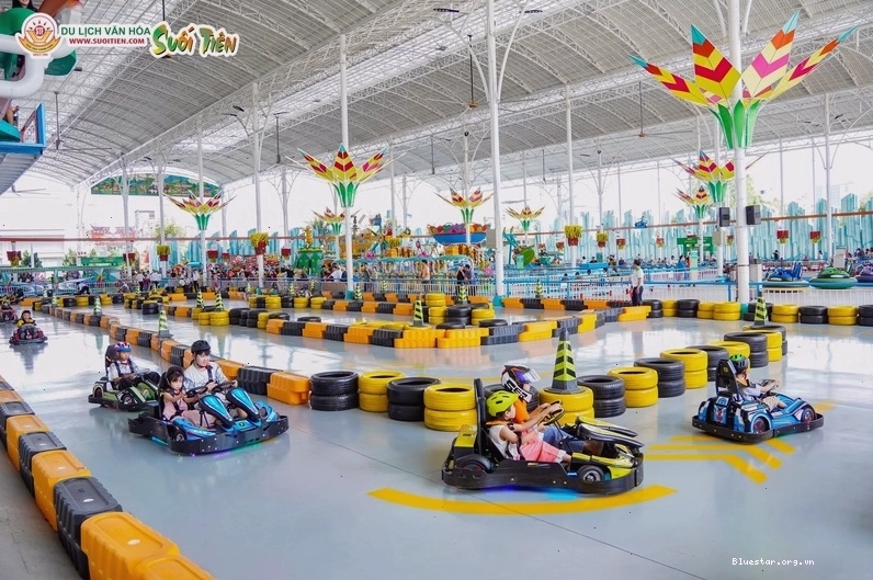Trải nghiệm lái xe Go-kart đầy phấn khích