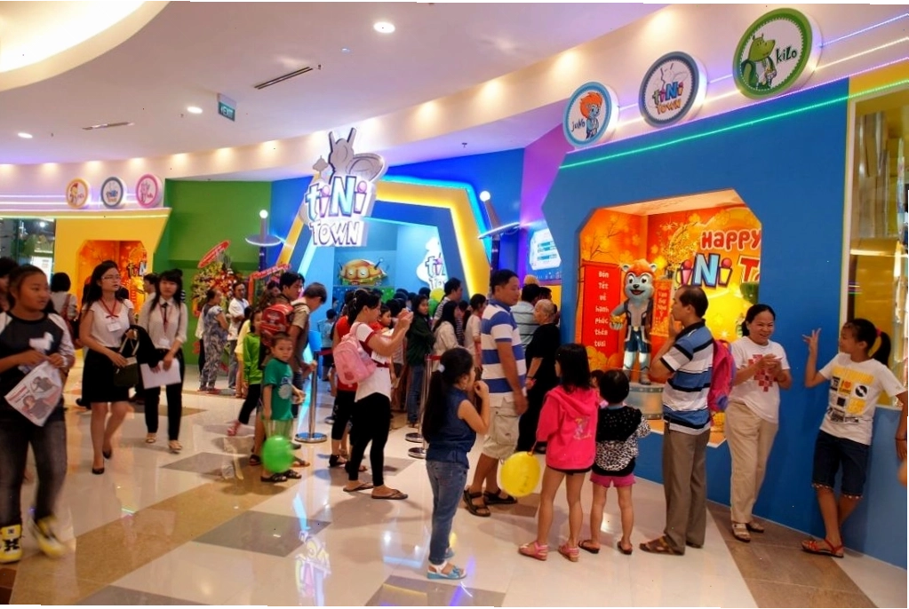 Trẻ em vui chơi tại tiNiWorld Vincom Plaza Ngô Quyền