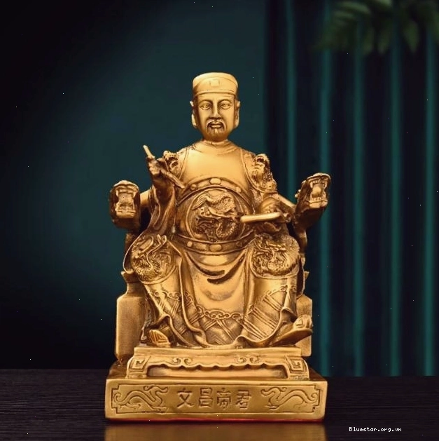 Tượng Văn Xương Đế Quân, một trong những hóa thân của các vị thần Đạo giáo