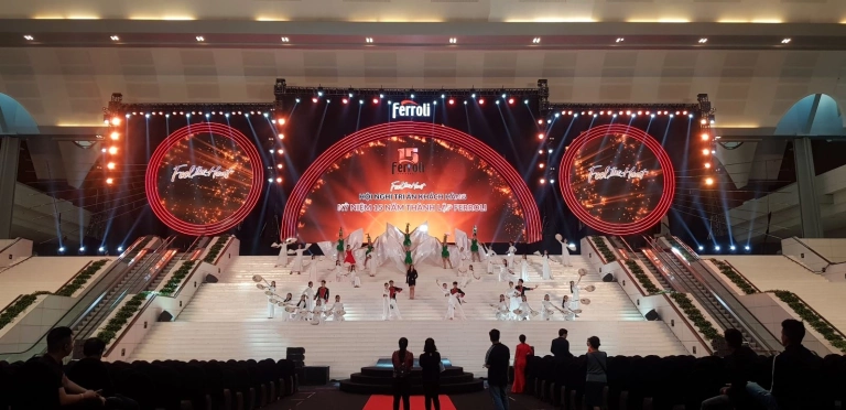 Year End Party 2026: Bí quyết tổ chức tiệc tất niên bùng nổ ý tưởng